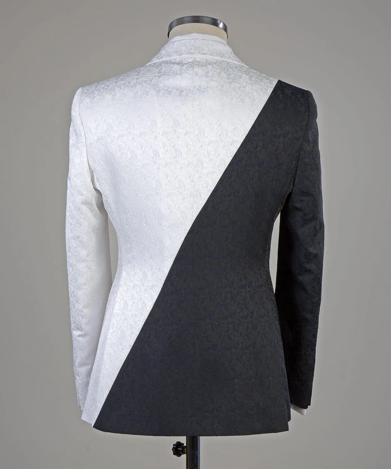 Diagonal Blk / Wht